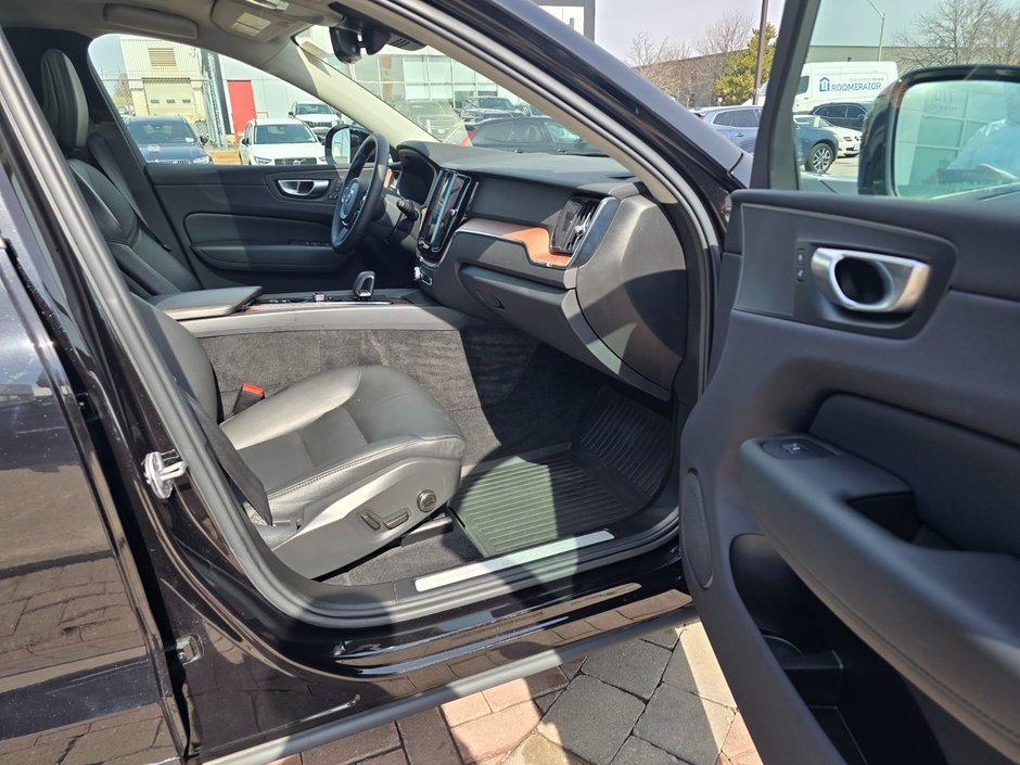 2024 Volvo XC60 RECHARGE PLUS DARK THEME-24
