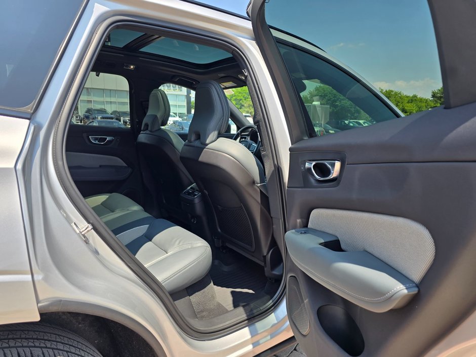 2020 Volvo XC60 R-DESIGN-17