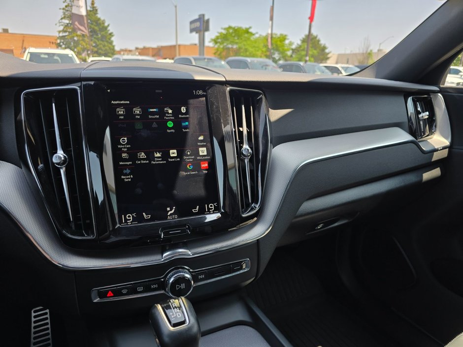 2020 Volvo XC60 R-DESIGN-26