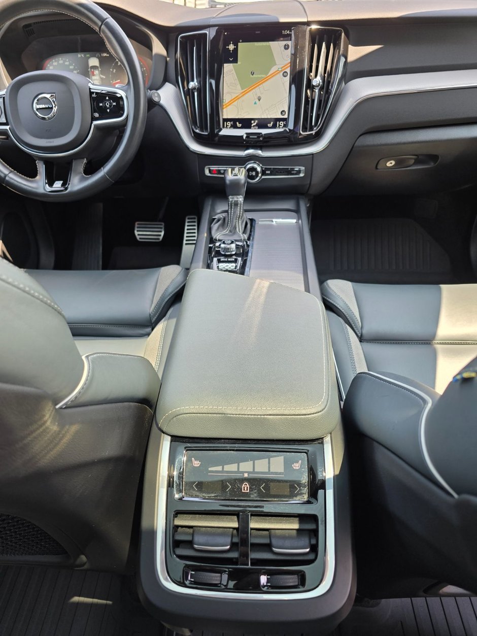 2020 Volvo XC60 R-DESIGN-20