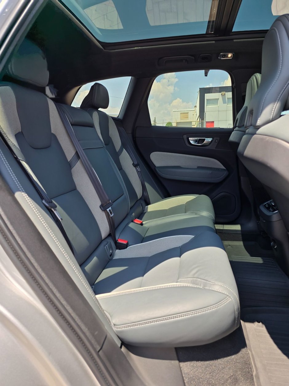 2020 Volvo XC60 R-DESIGN-18