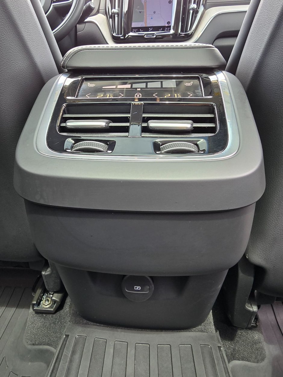 2021 Volvo XC60 INSCRIPTION-20