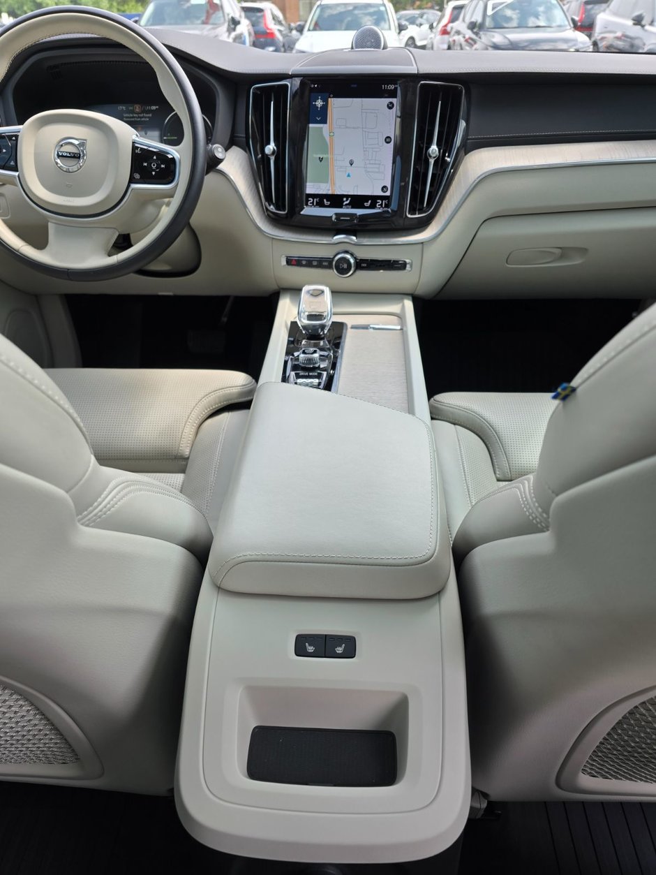 2021 Volvo XC60 INSCRIPTION-23