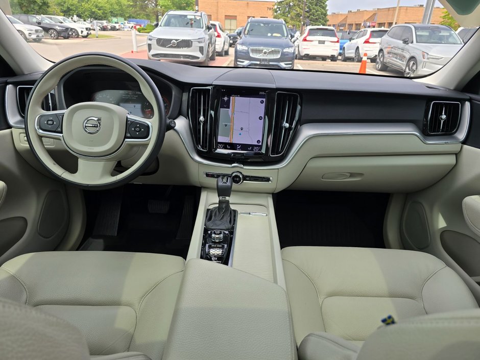 2021 Volvo XC60 MOMENTUM-4