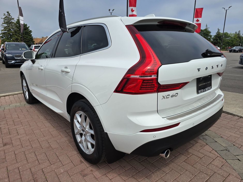 2021 Volvo XC60 MOMENTUM-11