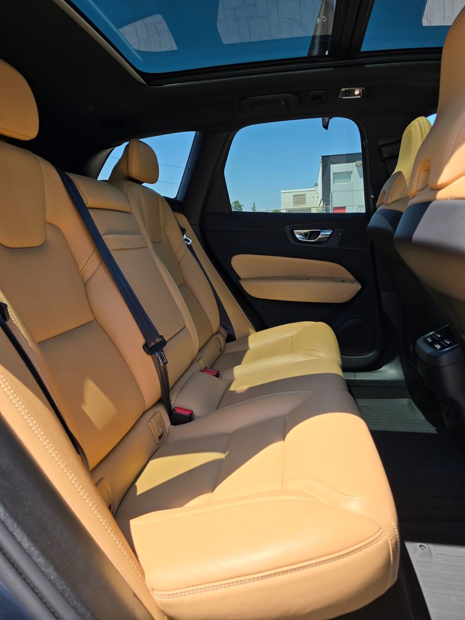 2021 Volvo XC60 INSCRIPTION-19