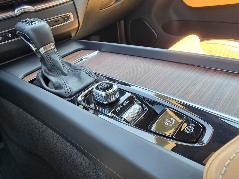 2021 Volvo XC60 INSCRIPTION-28