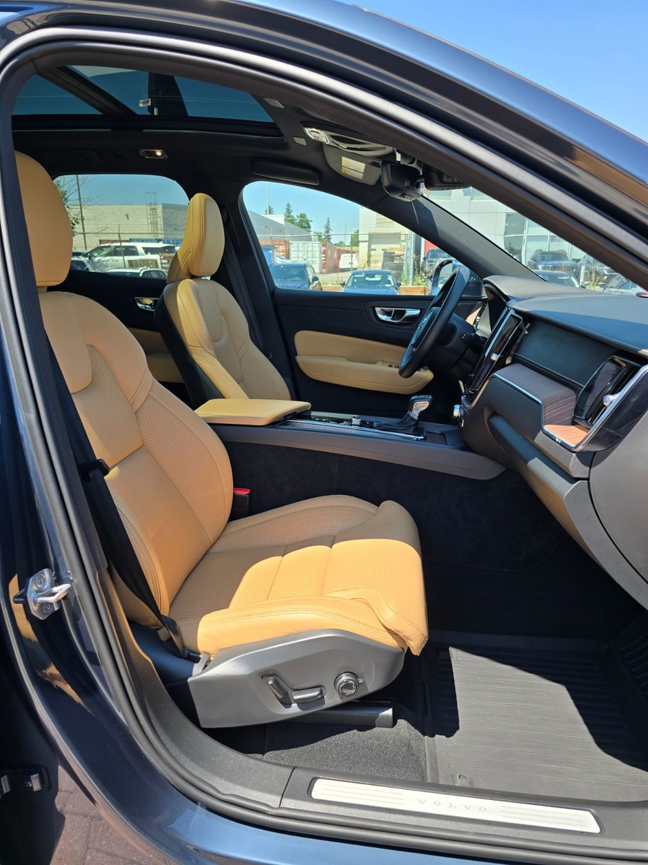 2021 Volvo XC60 INSCRIPTION-23