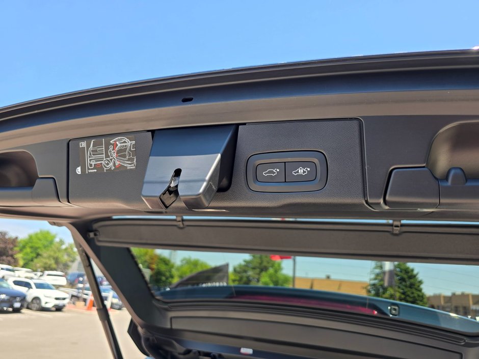 2021 Volvo XC60 INSCRIPTION-17