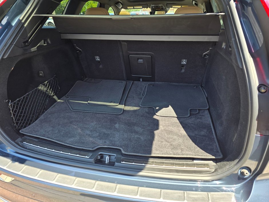 2021 Volvo XC60 INSCRIPTION-16