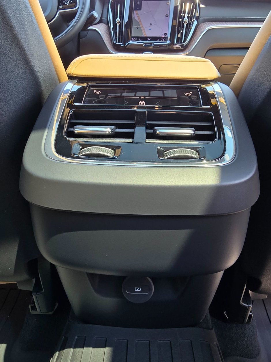 2021 Volvo XC60 INSCRIPTION-20