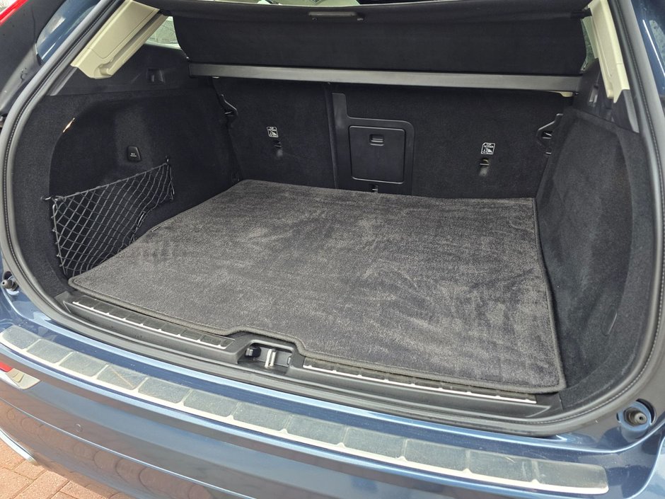 2021 Volvo XC60 INSCRIPTION EXPRESSION-18