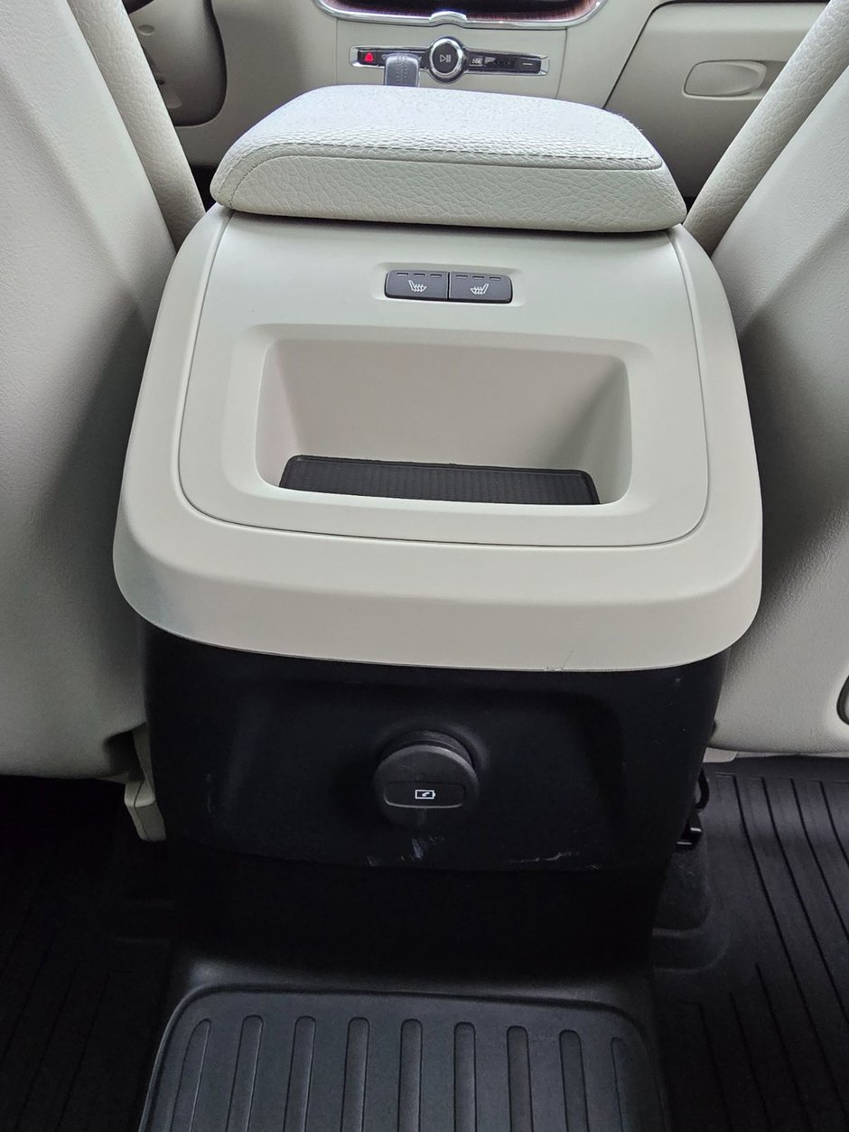 2021 Volvo XC60 INSCRIPTION EXPRESSION-22