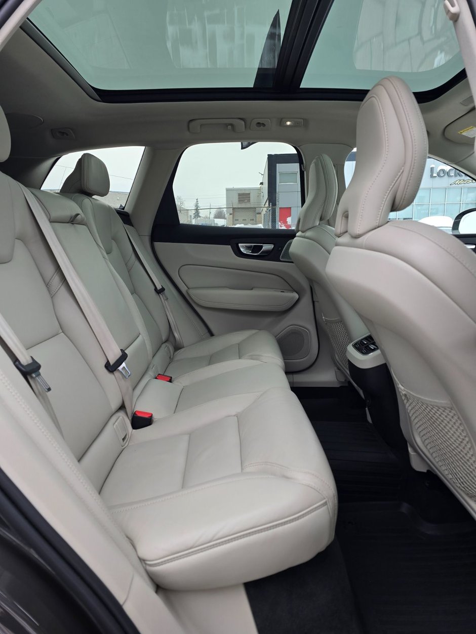 2022 Volvo XC60 INSCRIPTION-19