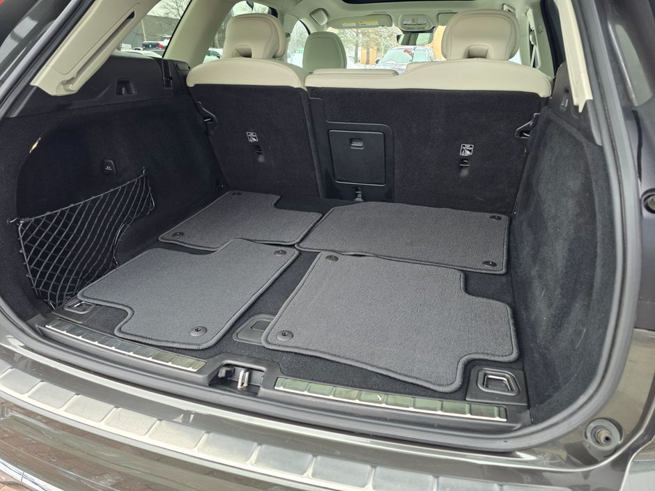 2022 Volvo XC60 INSCRIPTION-16