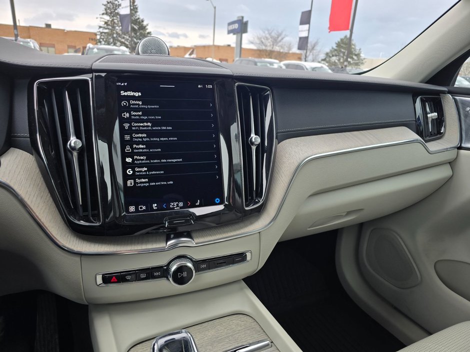 2022 Volvo XC60 INSCRIPTION-28
