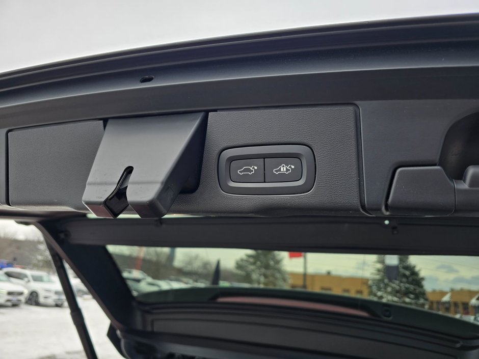 2022 Volvo XC60 INSCRIPTION-17