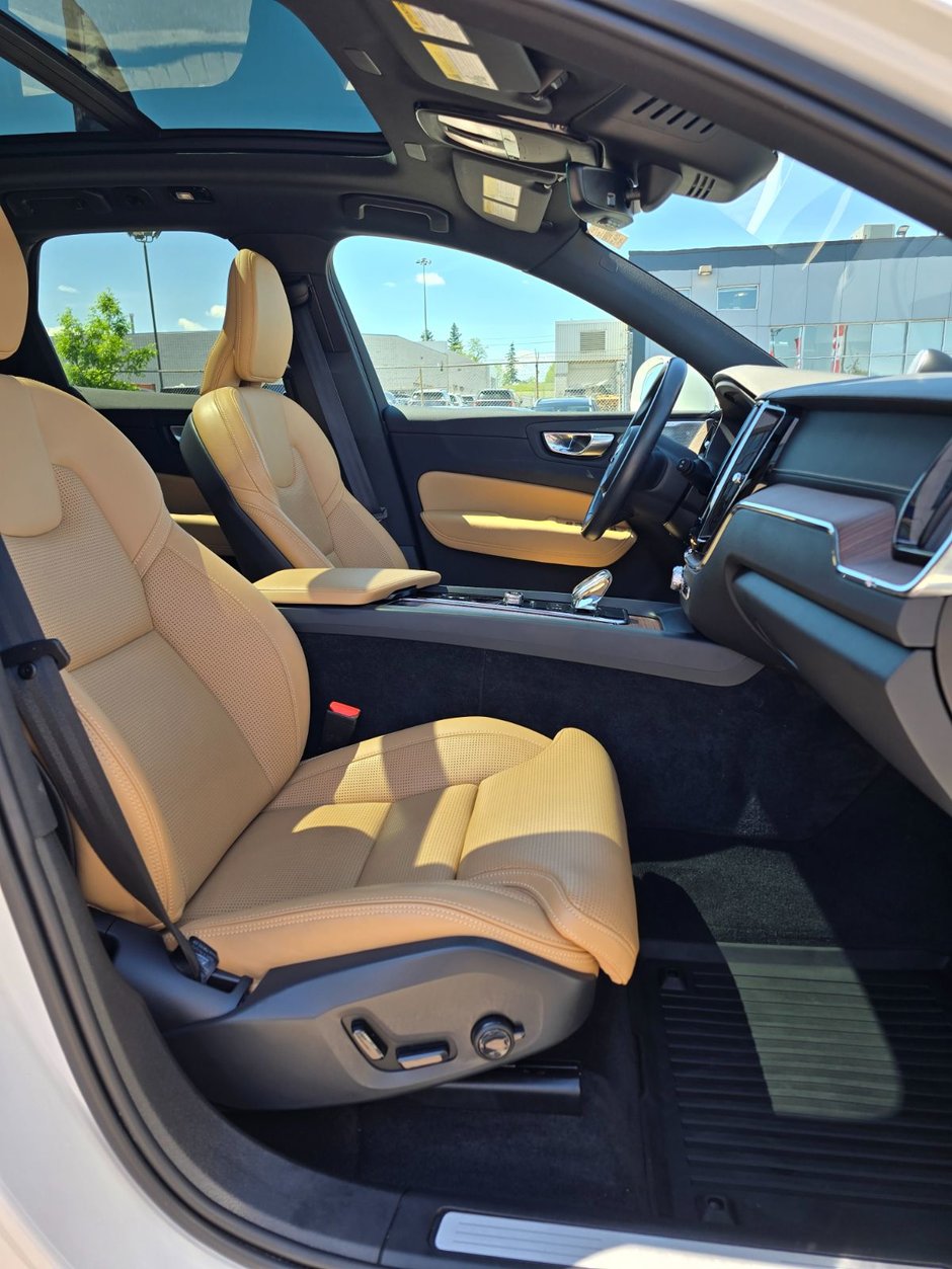 2022 Volvo XC60 INSCRIPTION-23
