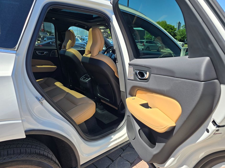 2022 Volvo XC60 INSCRIPTION-18