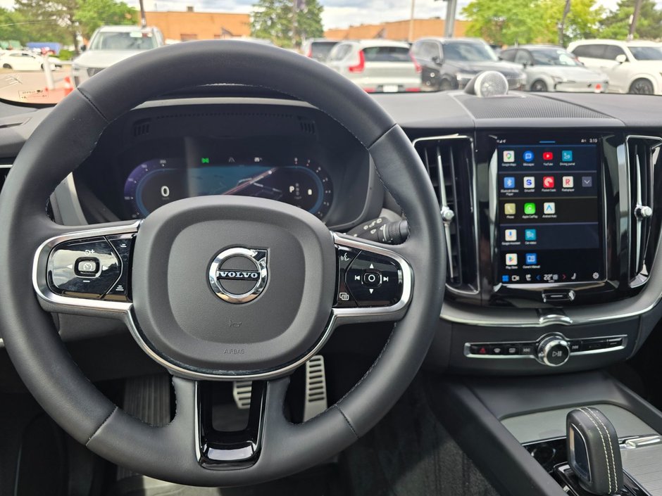 2022 Volvo XC60 R-DESIGN-26