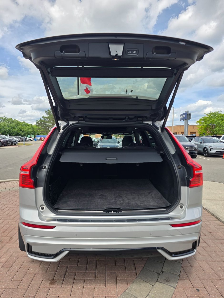 2022 Volvo XC60 R-DESIGN-15