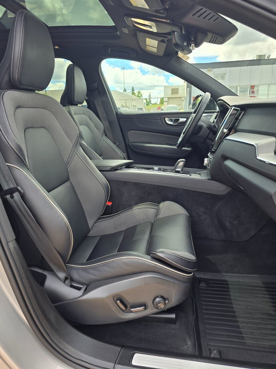 2022 Volvo XC60 R-DESIGN-23