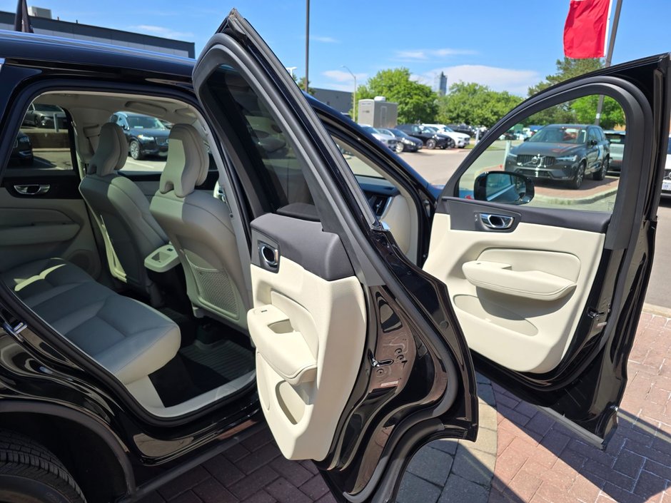 2023 Volvo XC60 PLUS BRIGHT THEME-10