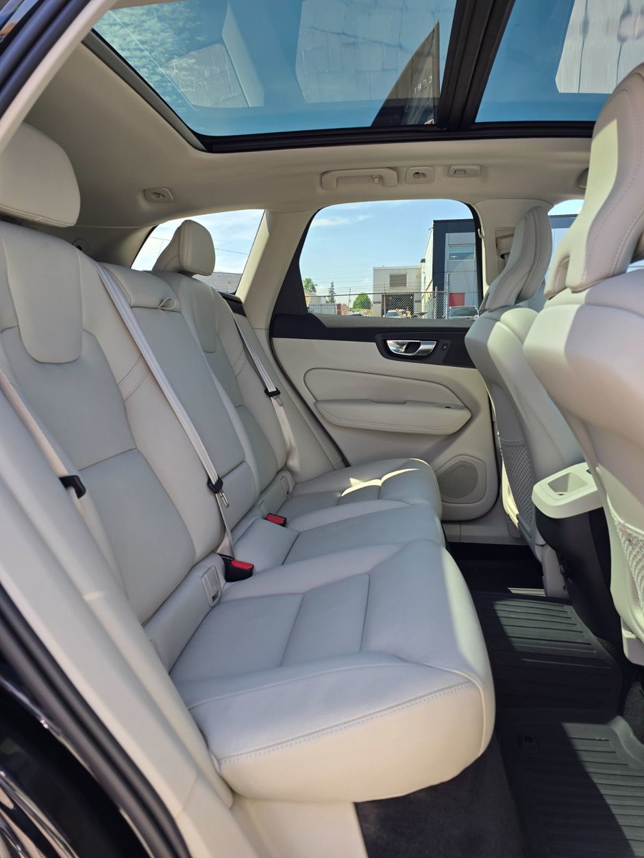 2023 Volvo XC60 PLUS BRIGHT THEME-19