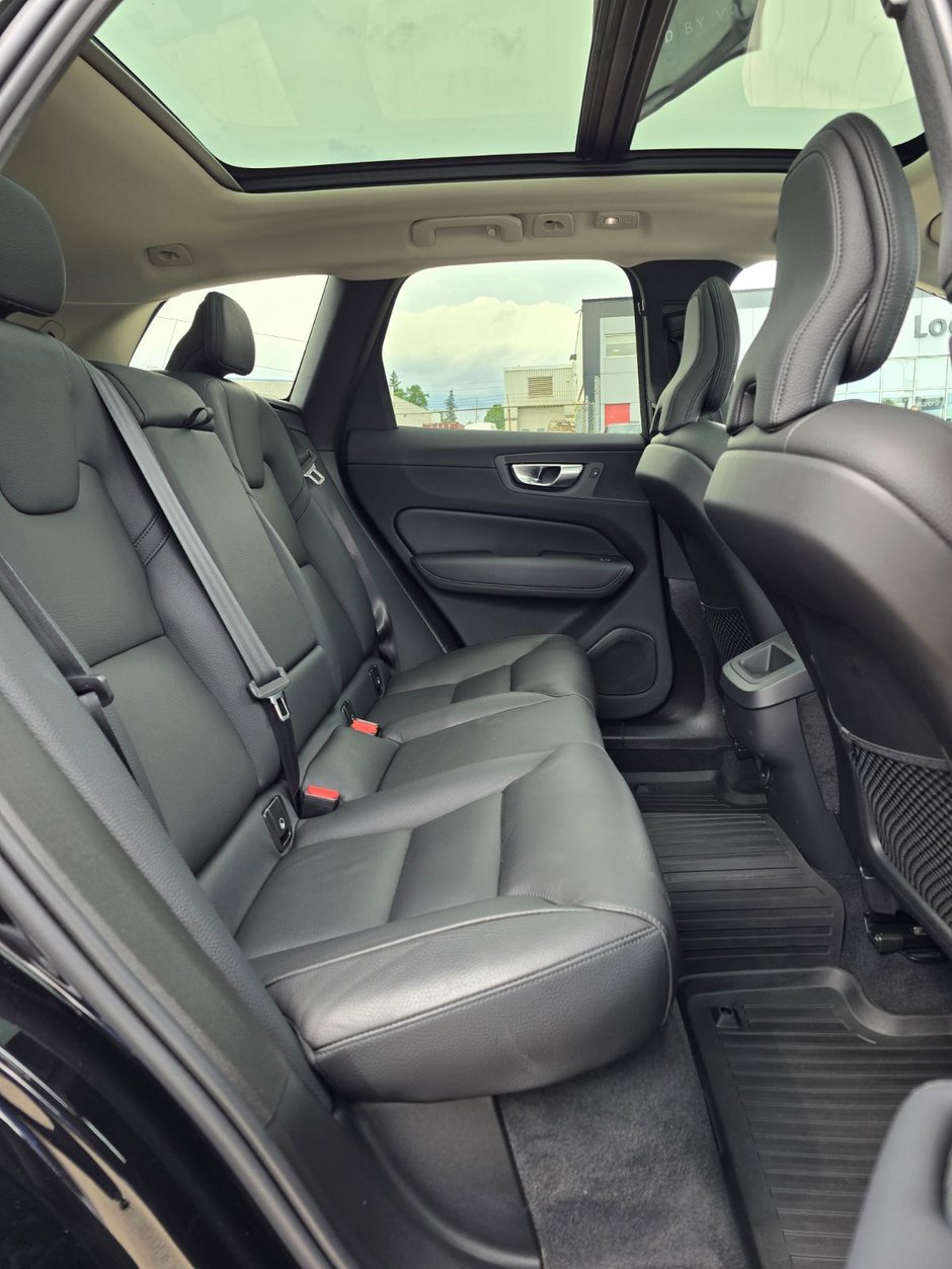 2023 Volvo XC60 PLUS DARK THEME-19