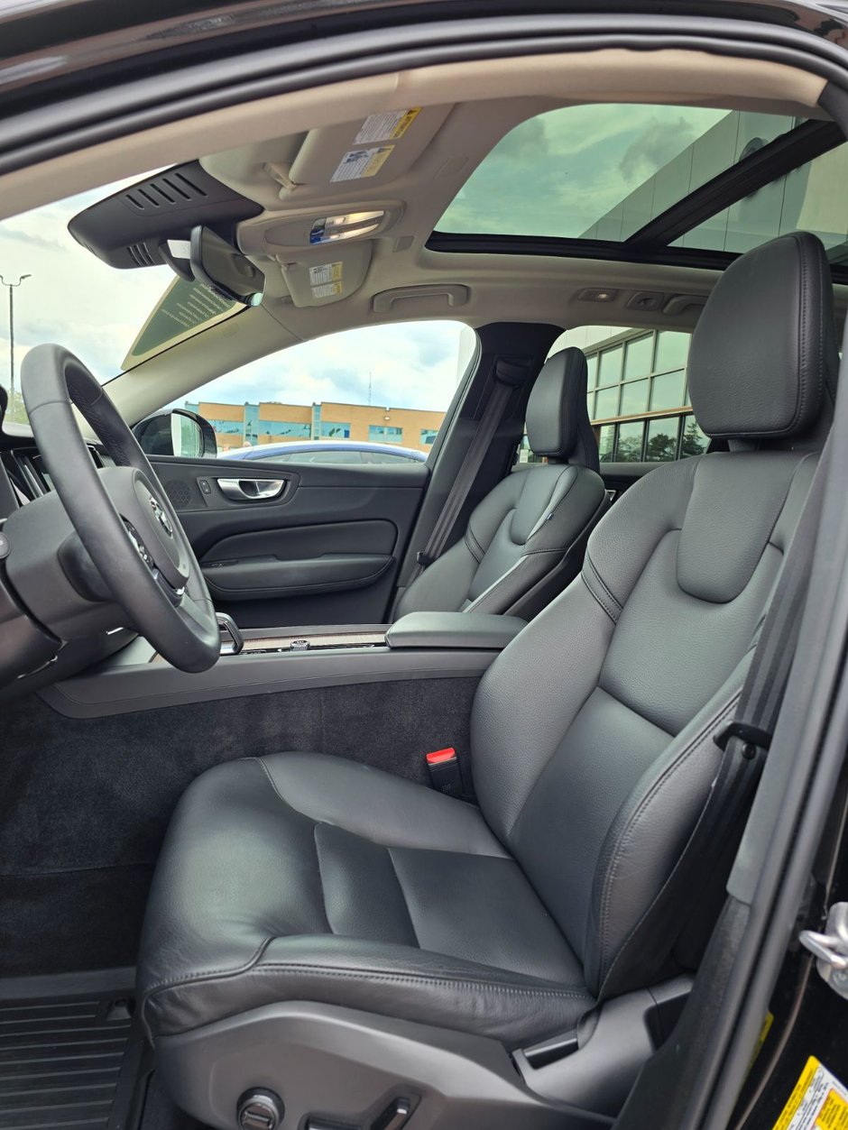 2023 Volvo XC60 PLUS DARK THEME-24
