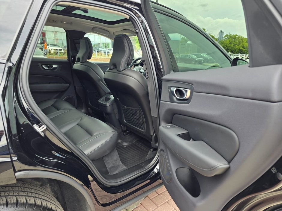 2023 Volvo XC60 PLUS DARK THEME-18