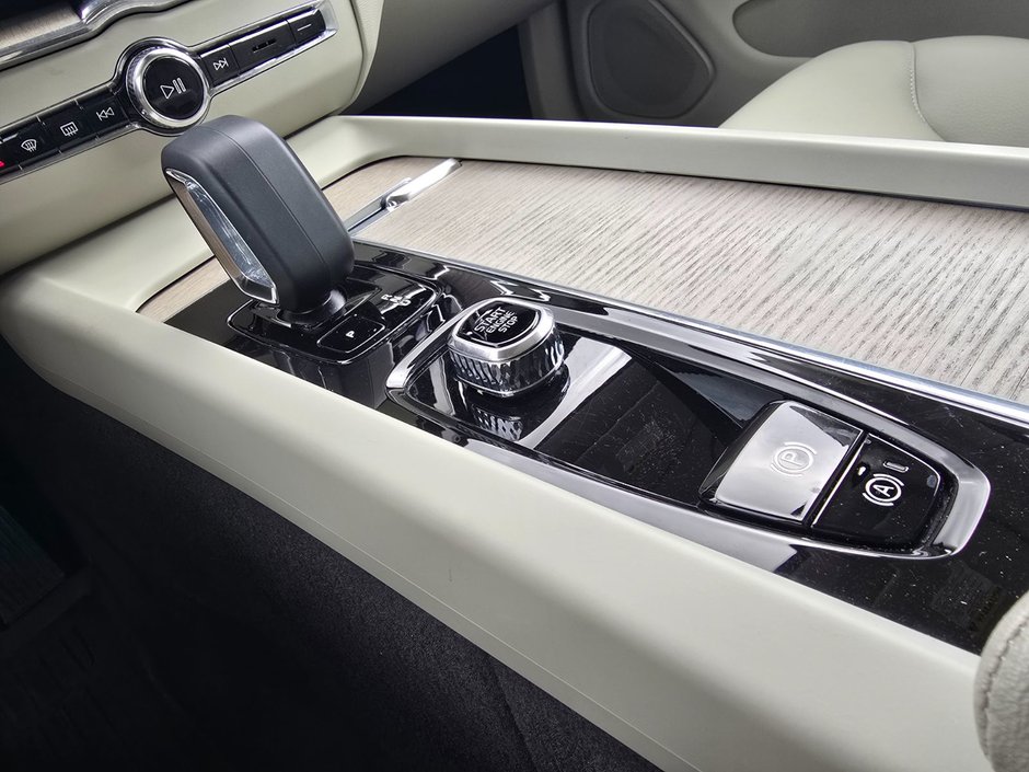 2023 Volvo XC60 PLUS BRIGHT THEME-29