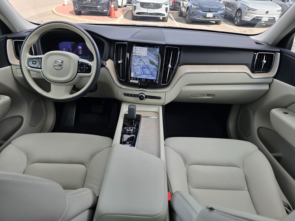 2023 Volvo XC60 PLUS BRIGHT THEME-4