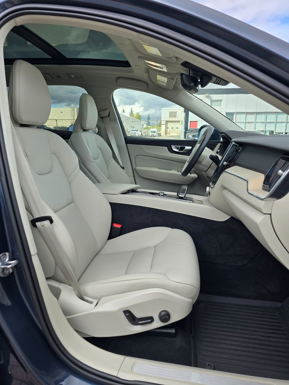 2023 Volvo XC60 PLUS BRIGHT THEME-23