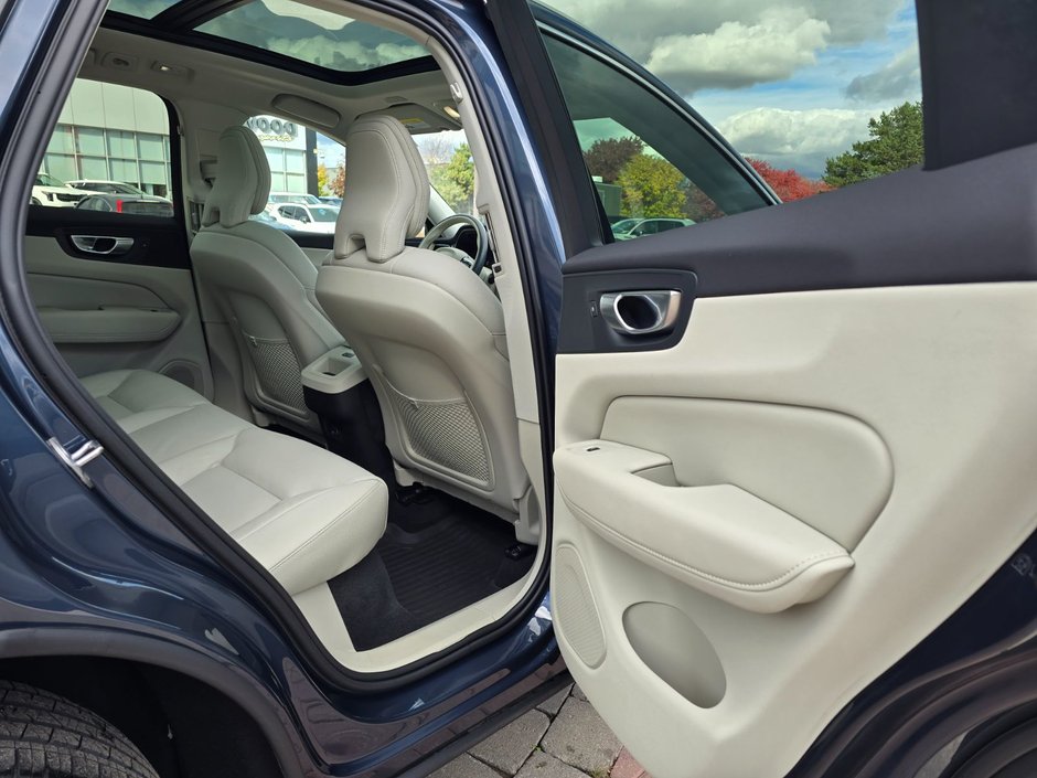 2023 Volvo XC60 PLUS BRIGHT THEME-18