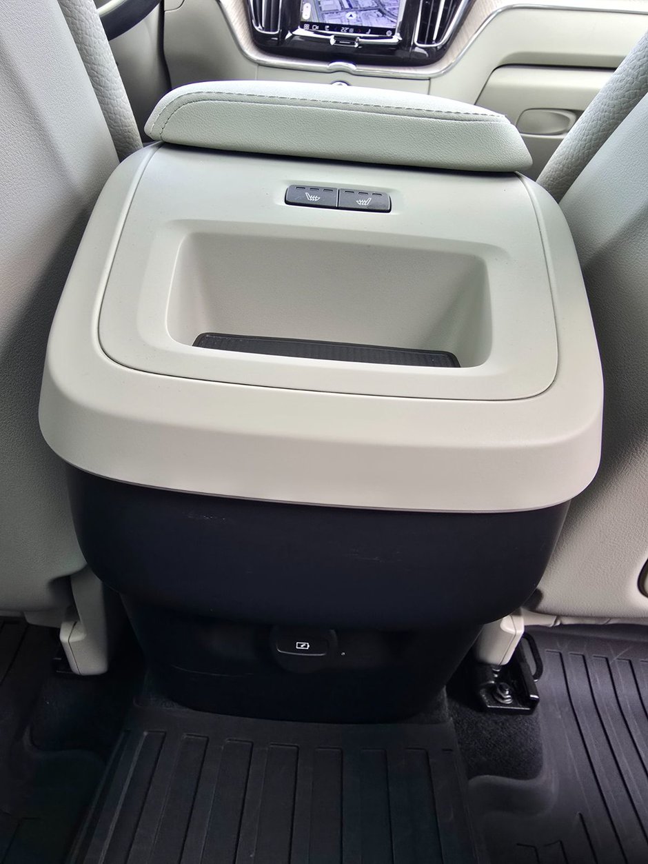 2023 Volvo XC60 PLUS BRIGHT THEME-20