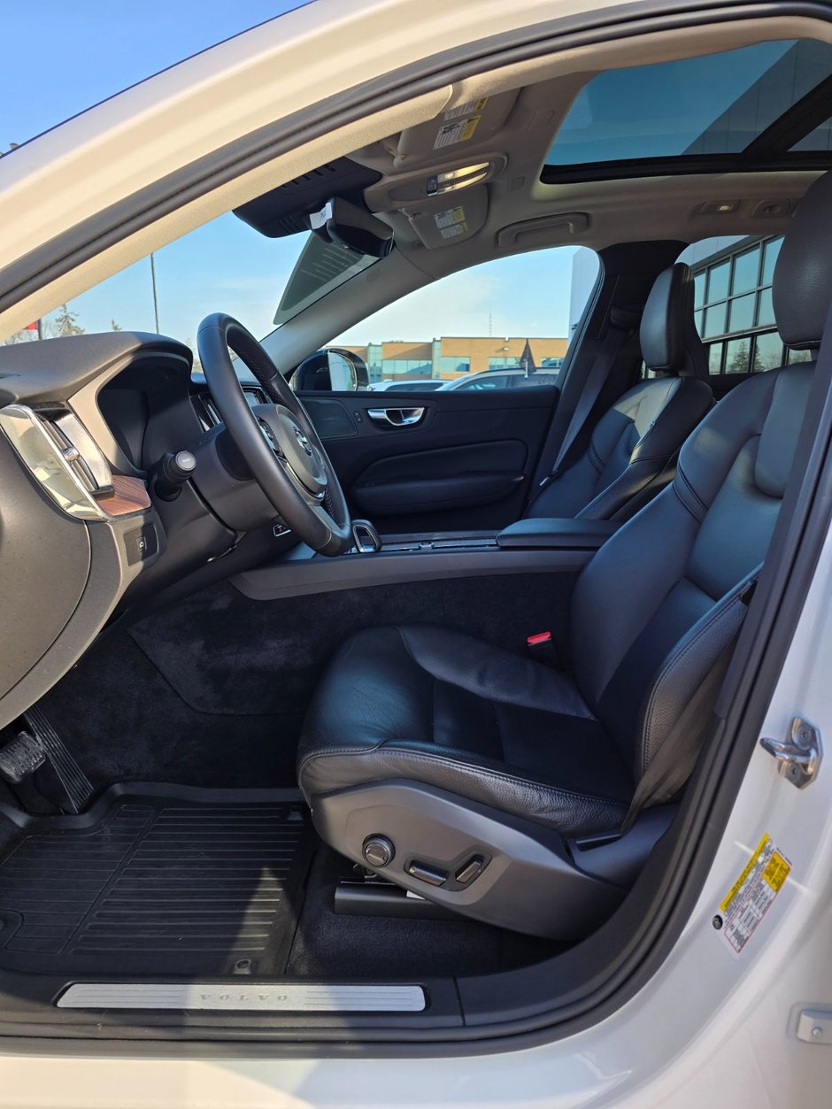 2023 Volvo XC60 PLUS DARK THEME-23