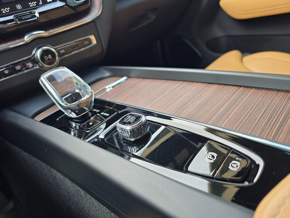 2023 Volvo XC60 ULTIMATE BRIGHT THEME-29