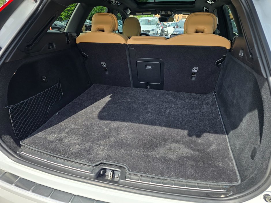 2023 Volvo XC60 ULTIMATE BRIGHT THEME-17