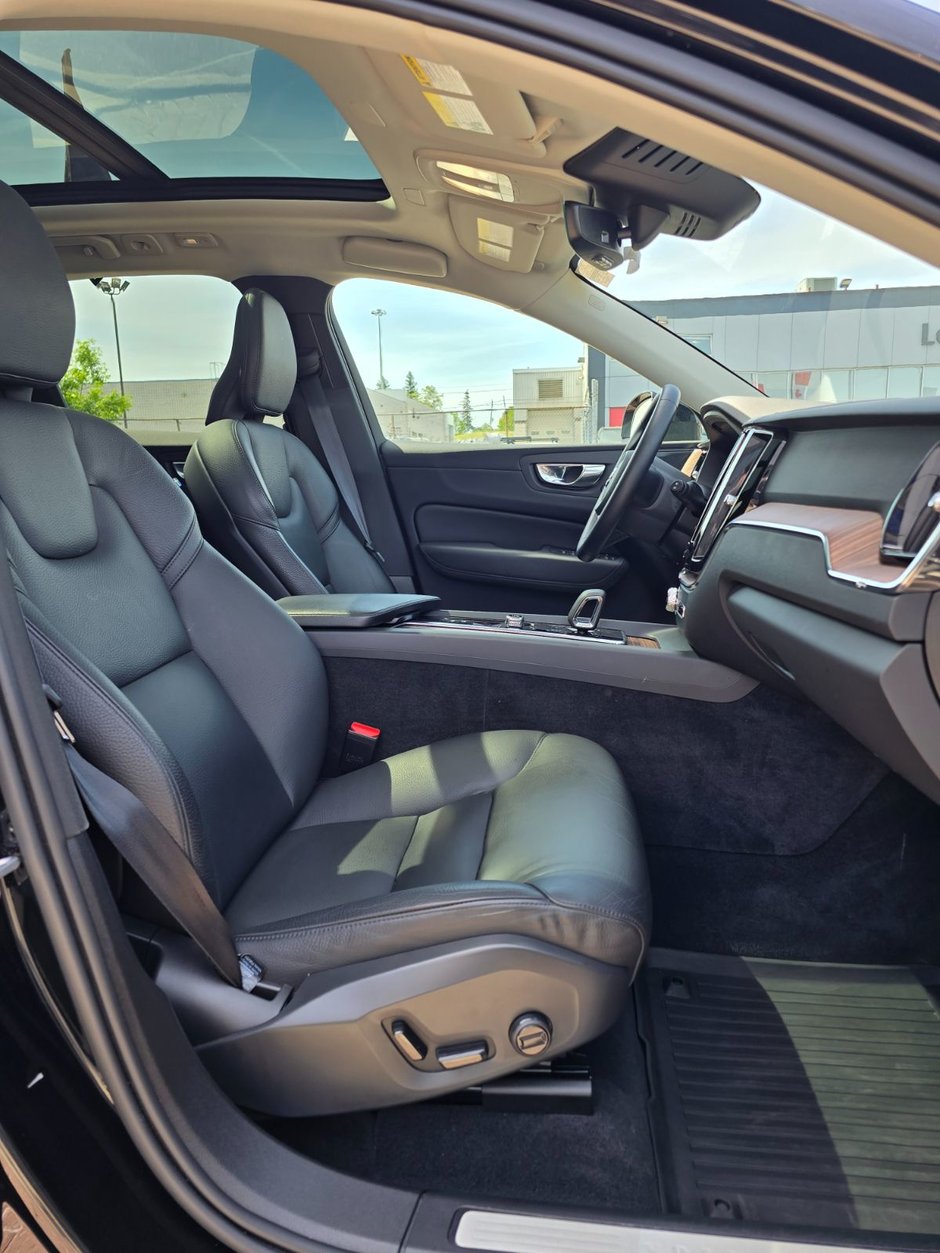 2023 Volvo XC60 PLUS DARK THEME-23