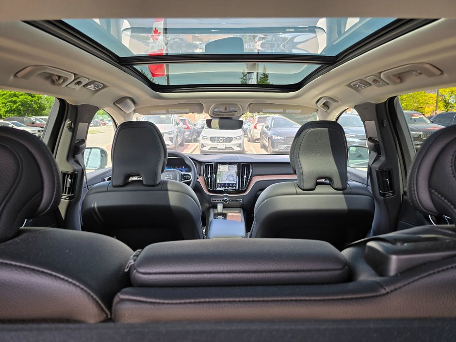 2023 Volvo XC60 PLUS DARK THEME-6
