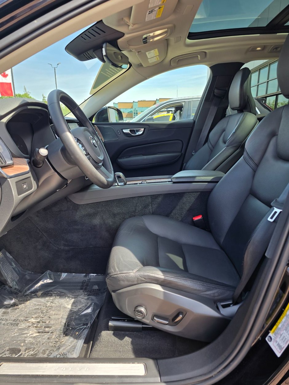 2023 Volvo XC60 PLUS DARK THEME-24