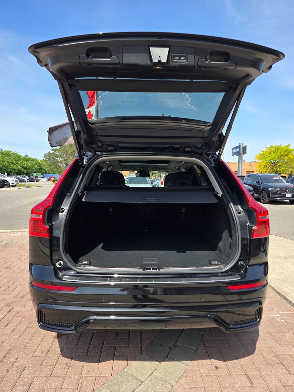 2023 Volvo XC60 PLUS DARK THEME-15