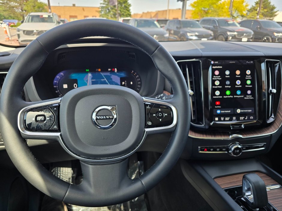 2023 Volvo XC60 PLUS DARK THEME-27