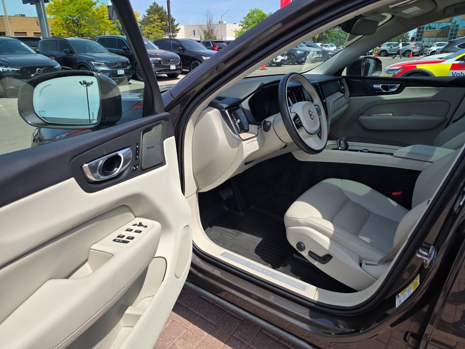 2023 Volvo XC60 PLUS BRIGHT THEME-12