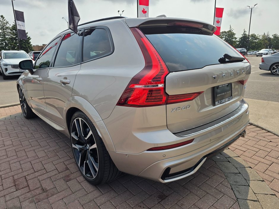 2023 Volvo XC60 ULTIMATE DARK THEME-11