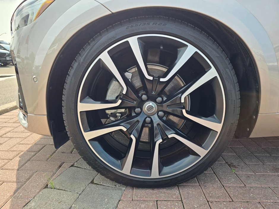2023 Volvo XC60 ULTIMATE DARK THEME-7