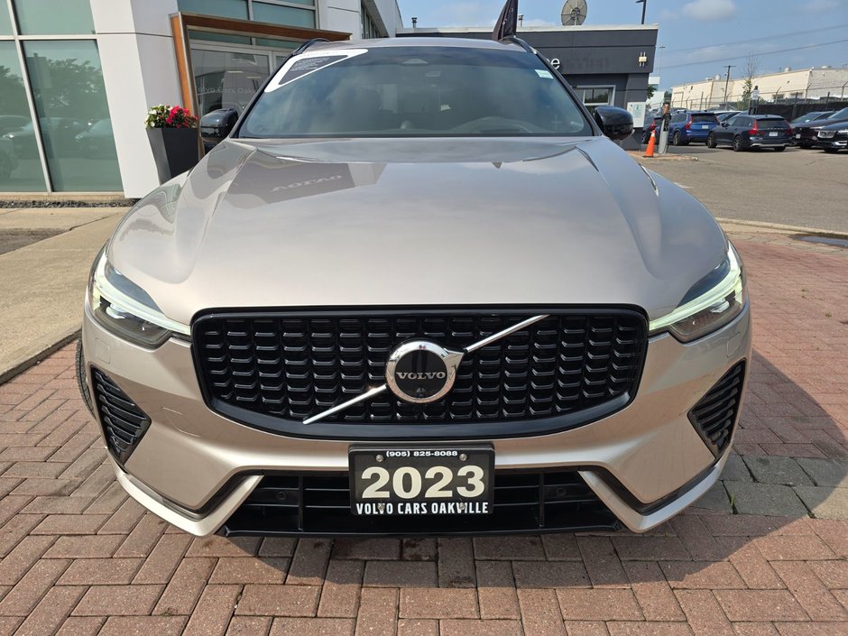 2023 Volvo XC60 ULTIMATE DARK THEME-3