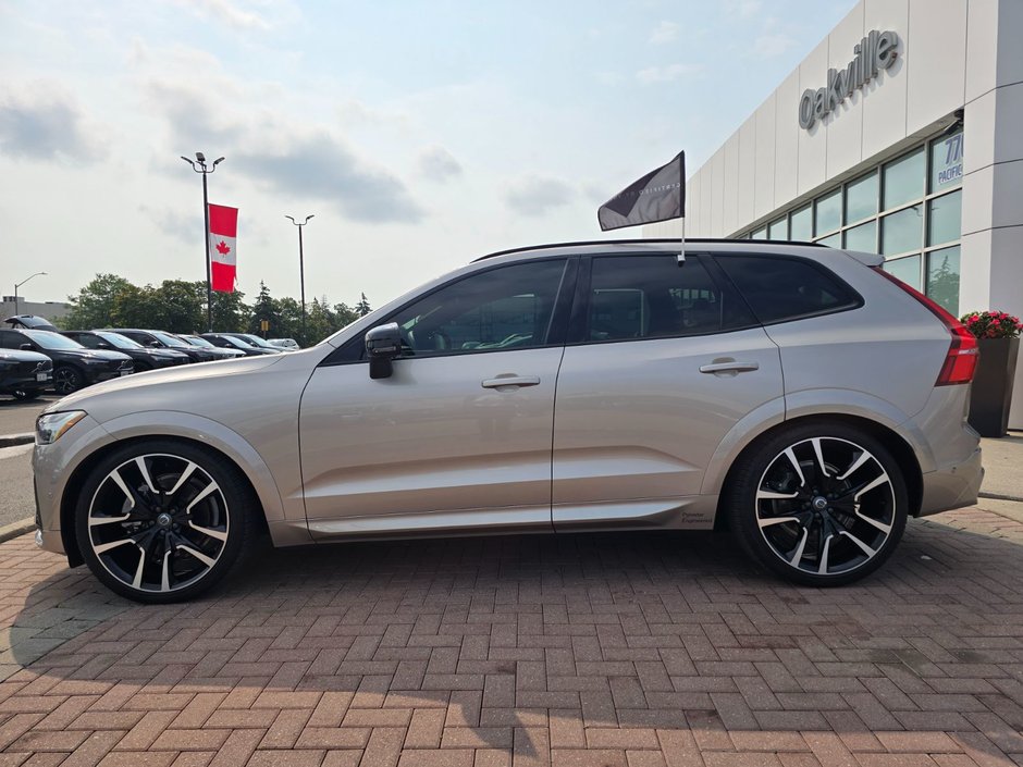 2023 Volvo XC60 ULTIMATE DARK THEME-9