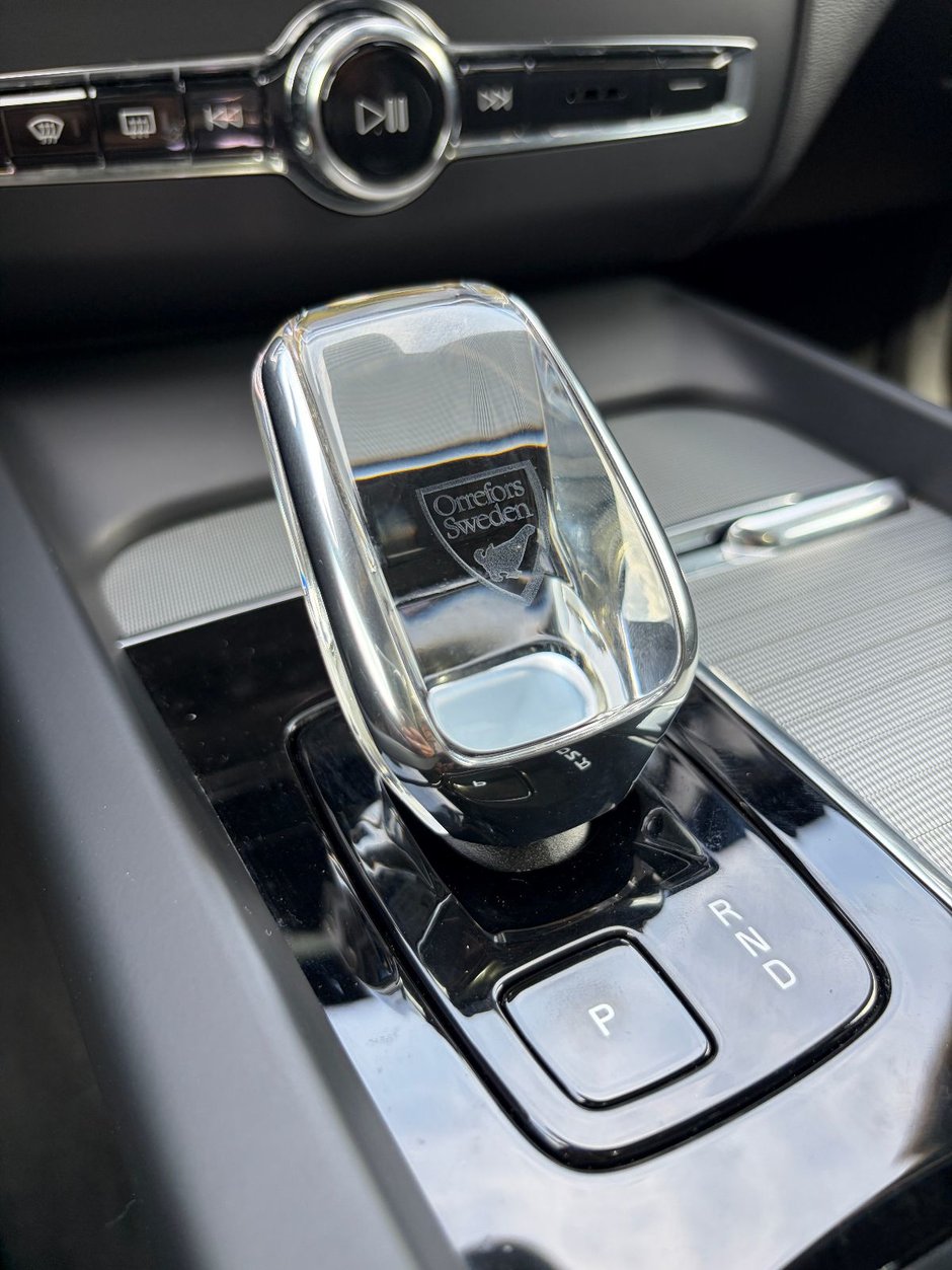 2023 Volvo XC60 ULTIMATE DARK THEME-30